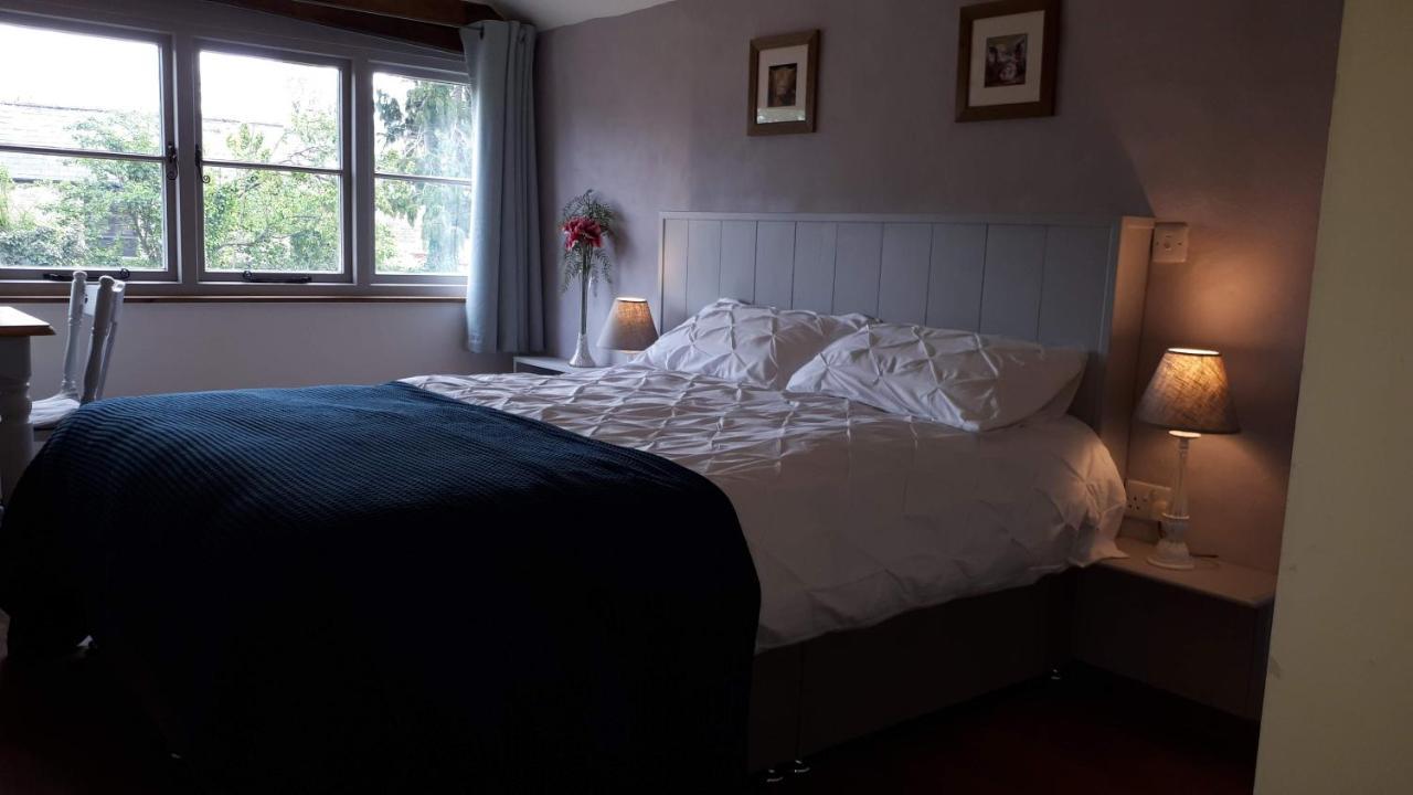 Bed and Breakfast The Byre North End Farm Ashton Keynes Экстерьер фото